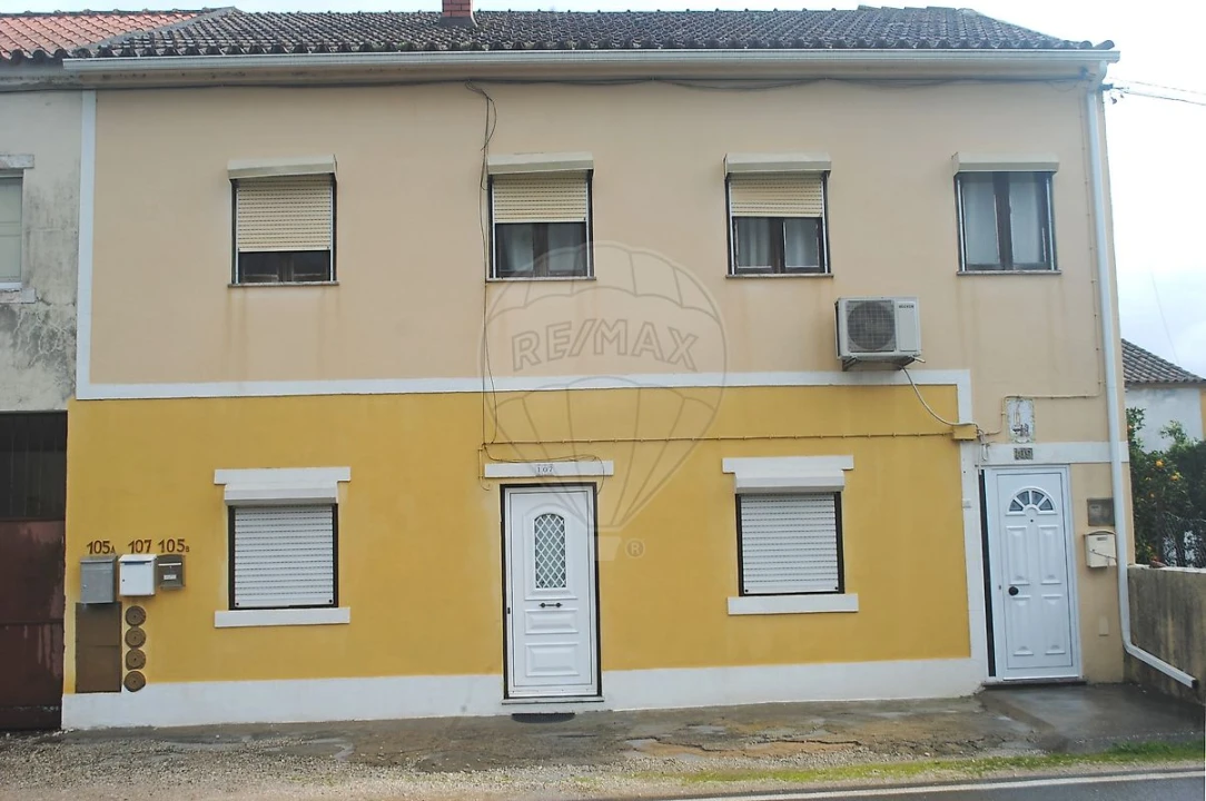 Apartamento T3 para Venda em São Miguel do Rio Torto e Rossio Ao Sul do Tejo Foto 1