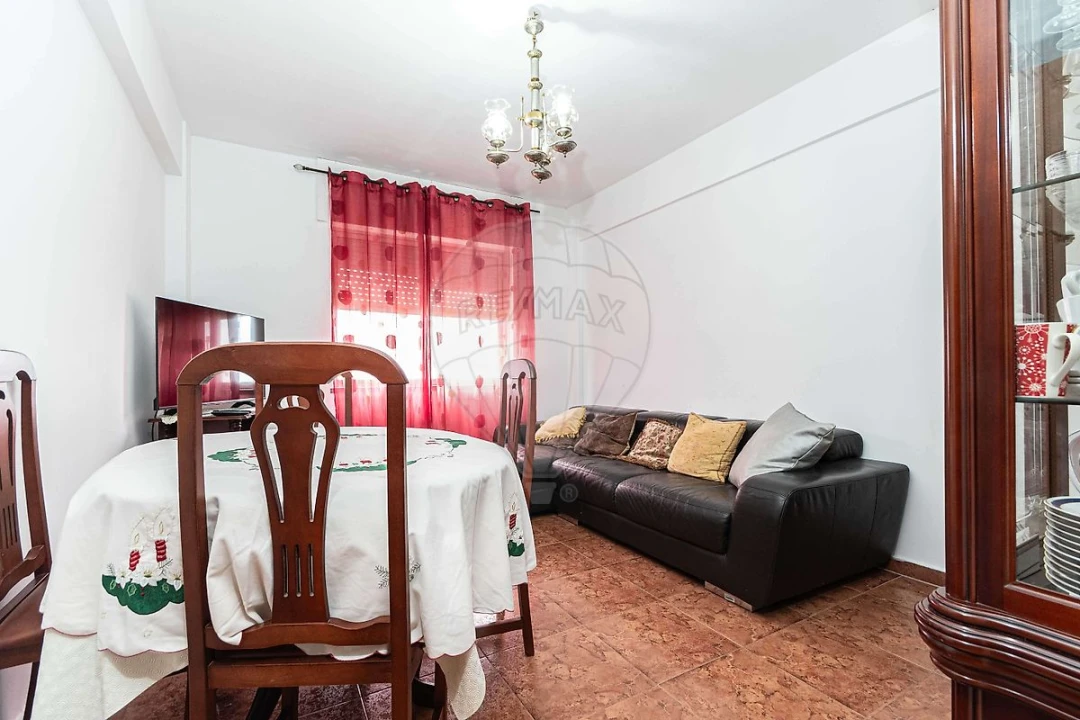 Apartamento T3 para Venda em Vila Franca de Xira Foto 7