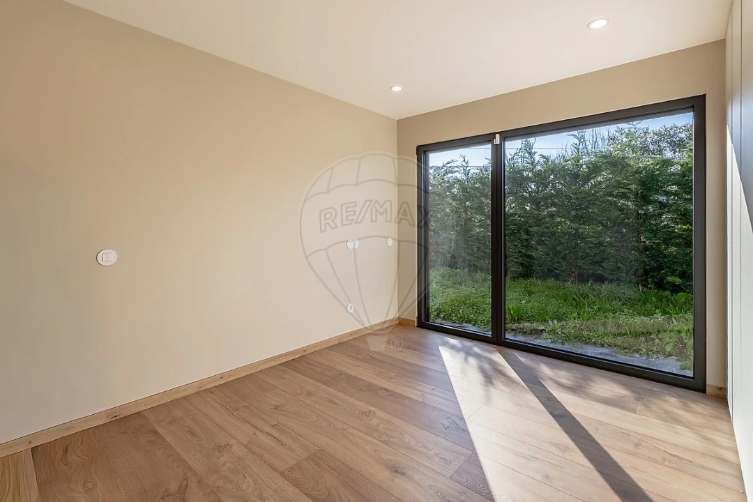 Moradia T3 para Venda em Mazarefes e Vila Fria Foto 23