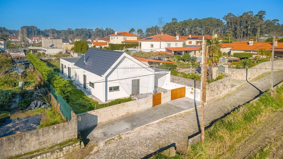 Moradia T3 para Venda em Mazarefes e Vila Fria Foto 5