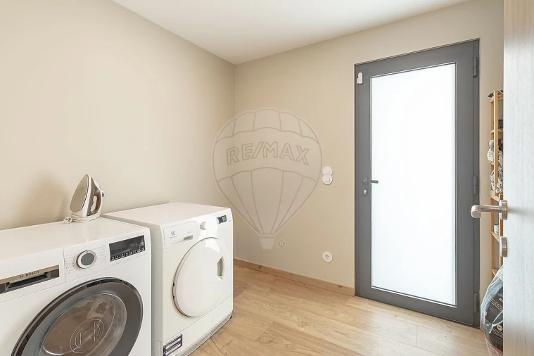 Moradia T3 para Venda em Mazarefes e Vila Fria Foto 28