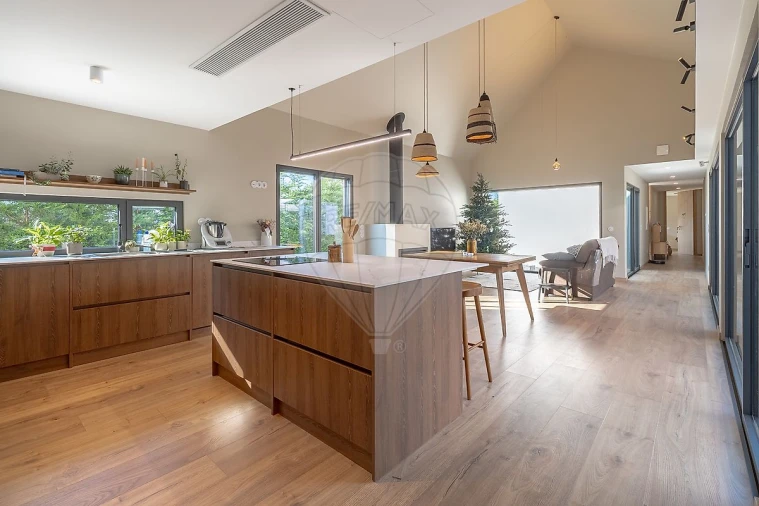 Moradia T3 para Venda em Mazarefes e Vila Fria Foto 7