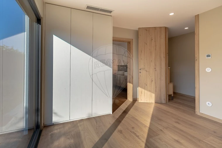 Moradia T3 para Venda em Mazarefes e Vila Fria Foto 22