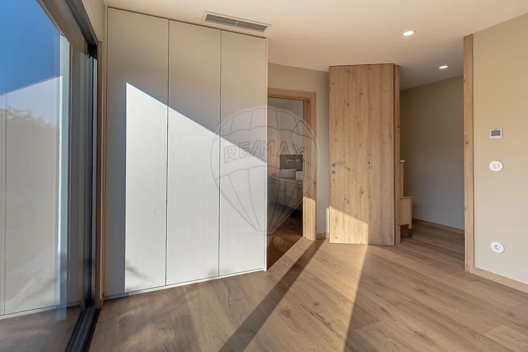 Moradia T3 para Venda em Mazarefes e Vila Fria Foto 22