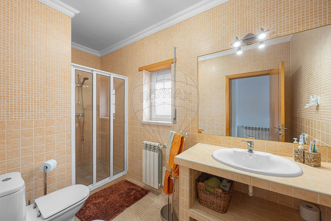 Moradia T4 para Venda em Santa Maria, São Pedro e Matacães Foto 19