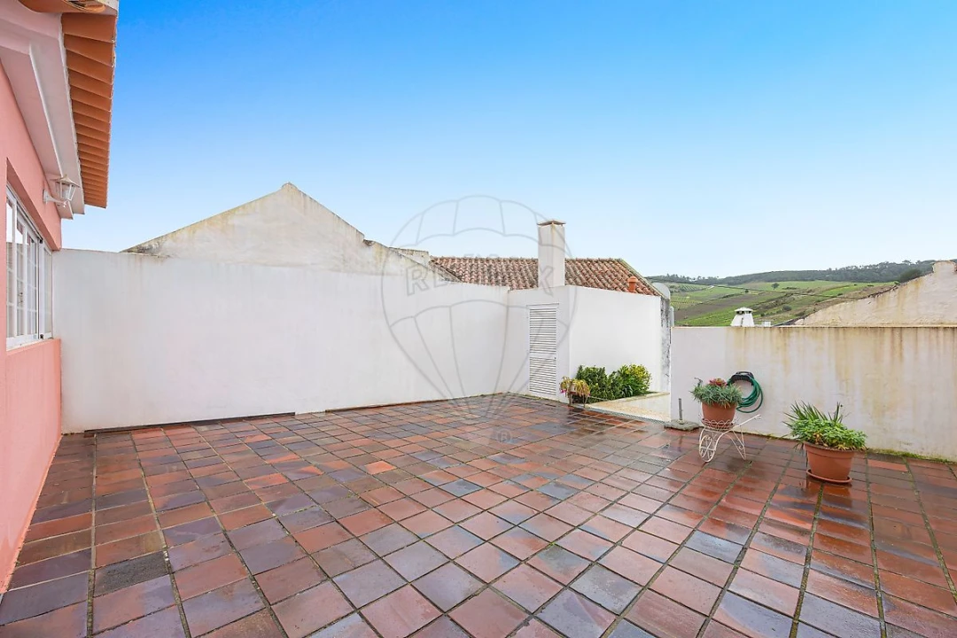 Moradia T4 para Venda em Santa Maria, São Pedro e Matacães Foto 4