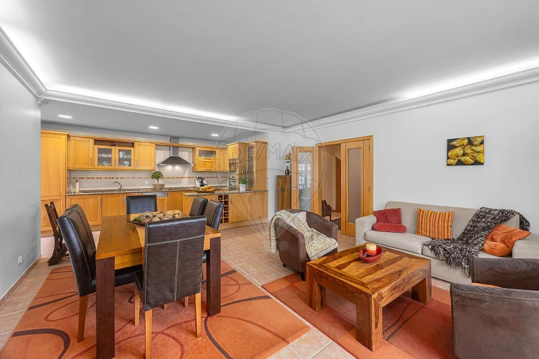 Moradia T4 para Venda em Santa Maria, São Pedro e Matacães Foto 7