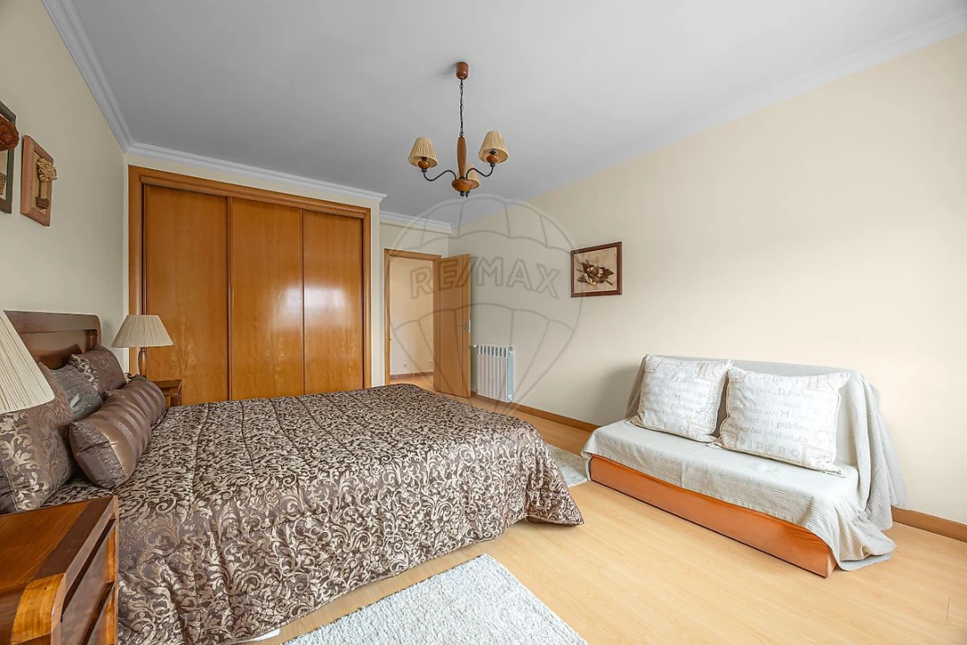 Moradia T4 para Venda em Santa Maria, São Pedro e Matacães Foto 14