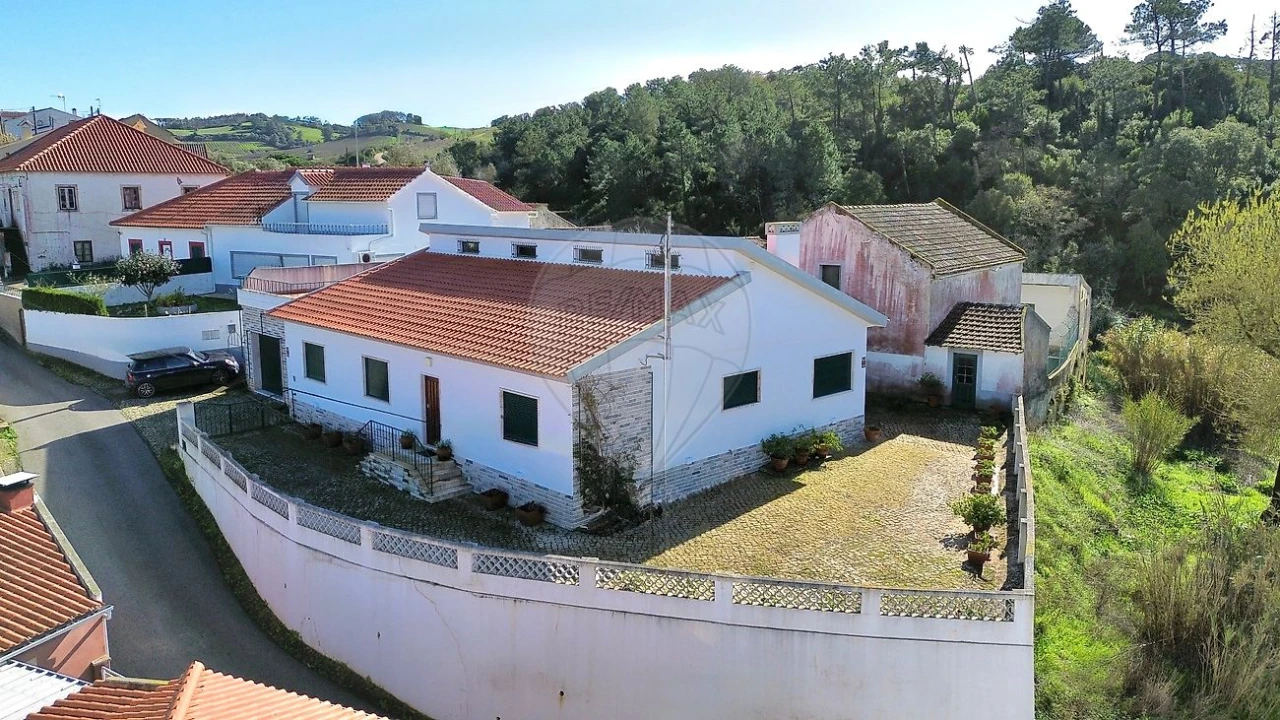 Moradia T3 para Venda em Carvoeira e Carmões Foto 5