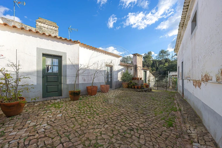 Moradia T3 para Venda em Carvoeira e Carmões Foto 7