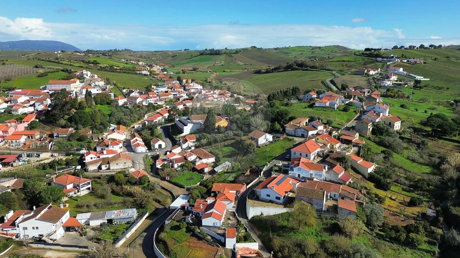 Moradia T3 para Venda em Carvoeira e Carmões Foto 29