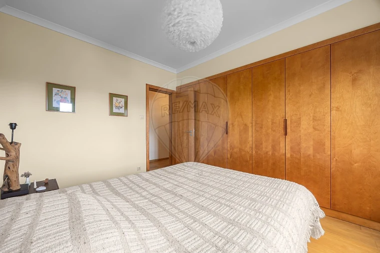 Moradia T3 para Venda em Carvoeira e Carmões Foto 18