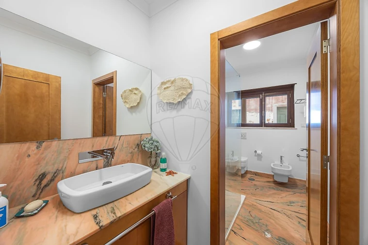 Moradia T3 para Venda em Carvoeira e Carmões Foto 15