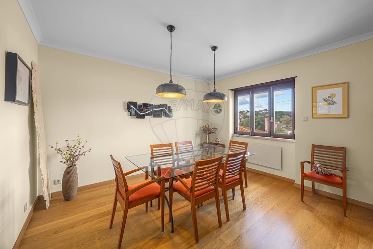 Moradia T3 para Venda em Carvoeira e Carmões Foto 9