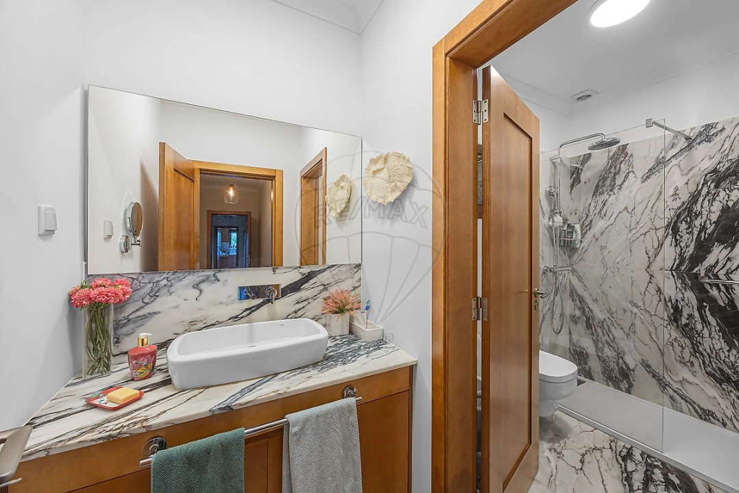 Moradia T3 para Venda em Carvoeira e Carmões Foto 16