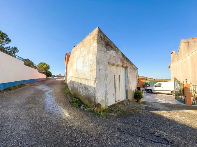 Armazém para Venda em Azueira e Sobral da Abelheira Foto 1