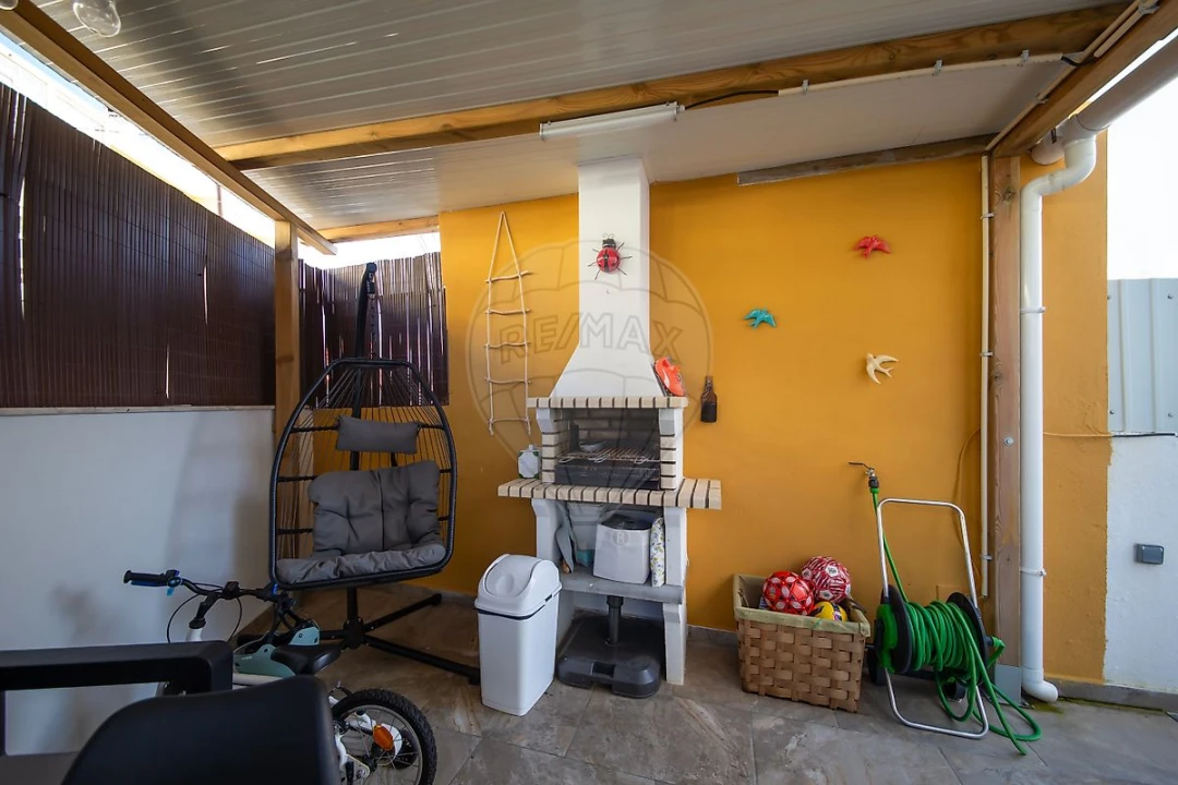 Apartamento T3 para Venda em Massamá e Monte Abraão Foto 18