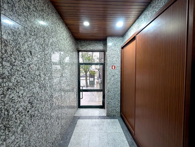 Apartamento T2 para Venda em São João da Madeira Foto 32