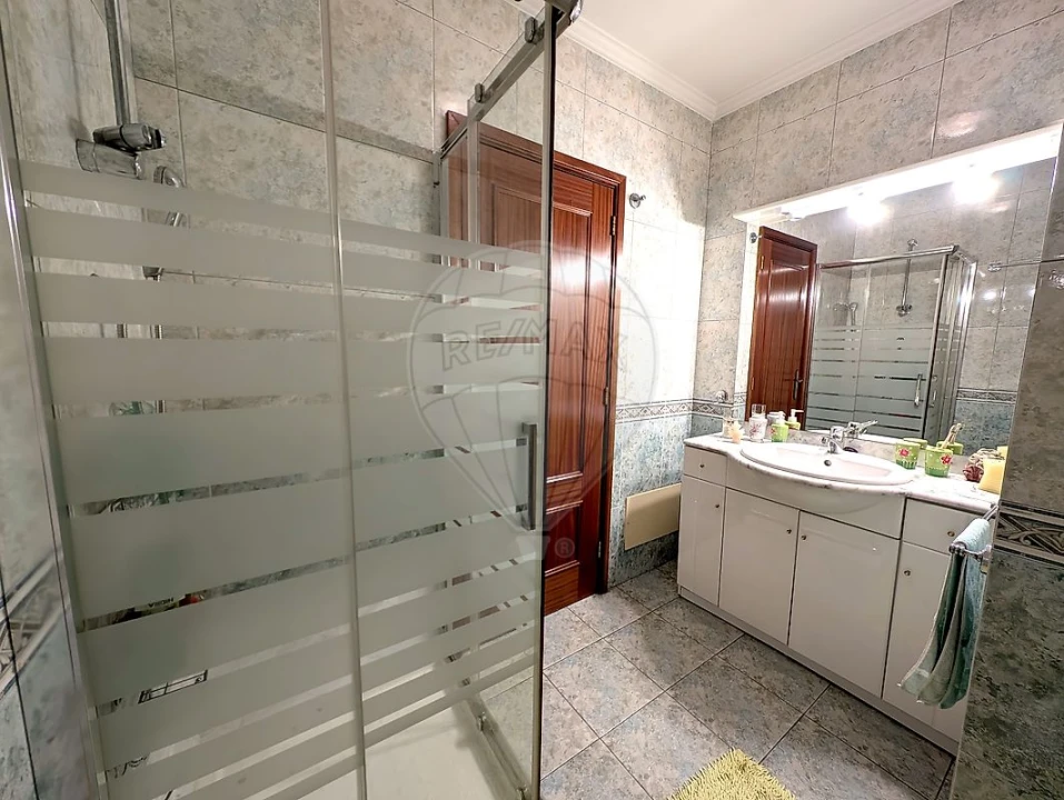 Apartamento T2 para Venda em São João da Madeira Foto 29