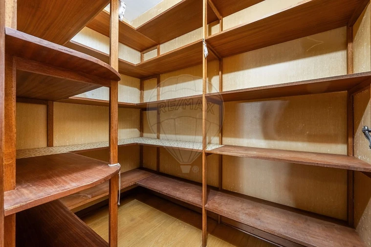 Apartamento T4 para Arrendamento em Ramalde Foto 17