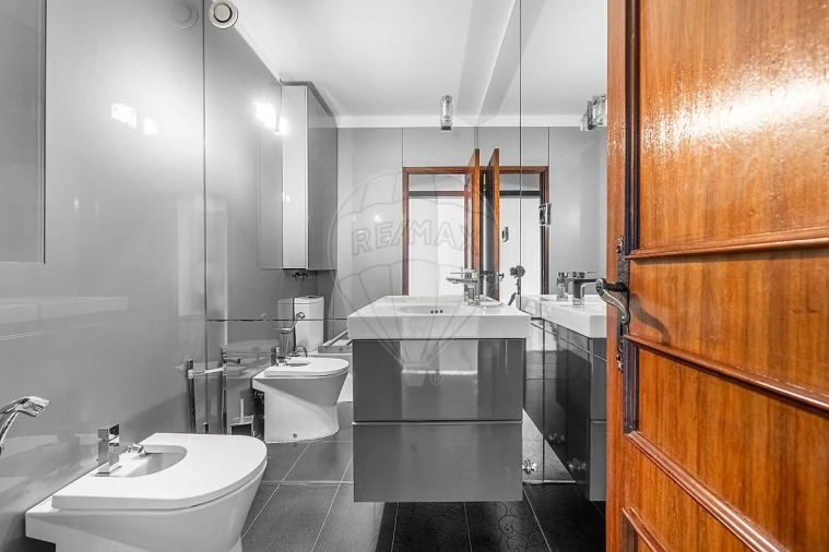 Apartamento T4 para Arrendamento em Ramalde Foto 6