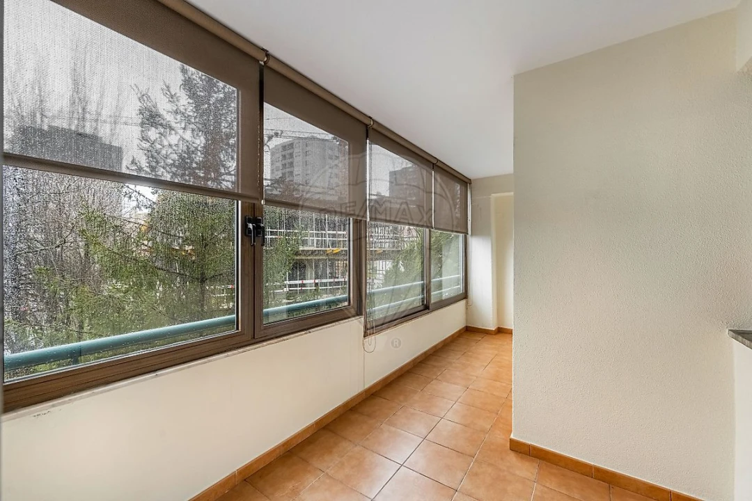 Apartamento T4 para Arrendamento em Ramalde Foto 8