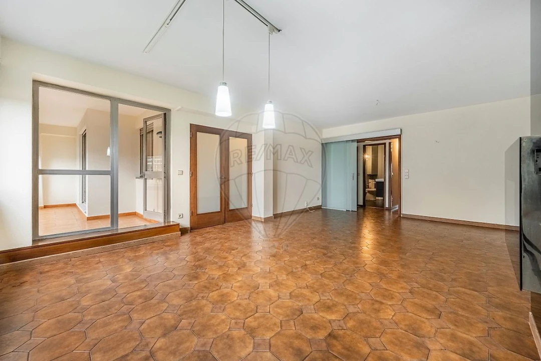 Apartamento T4 para Arrendamento em Ramalde Foto 7