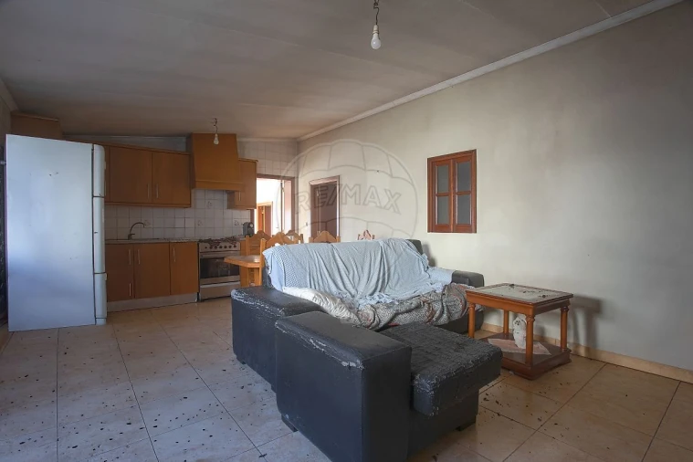 Moradia T3 para Venda em Salir de Matos Foto 1