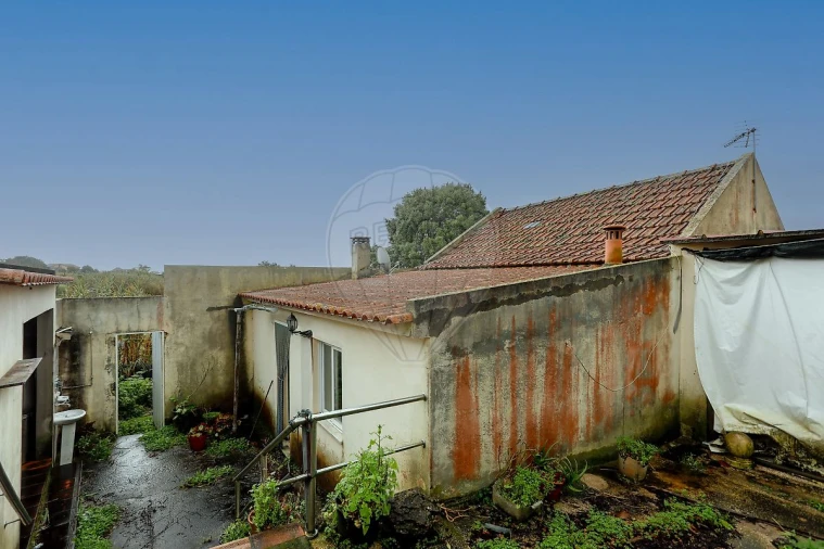 Moradia T3 para Venda em Salir de Matos Foto 20