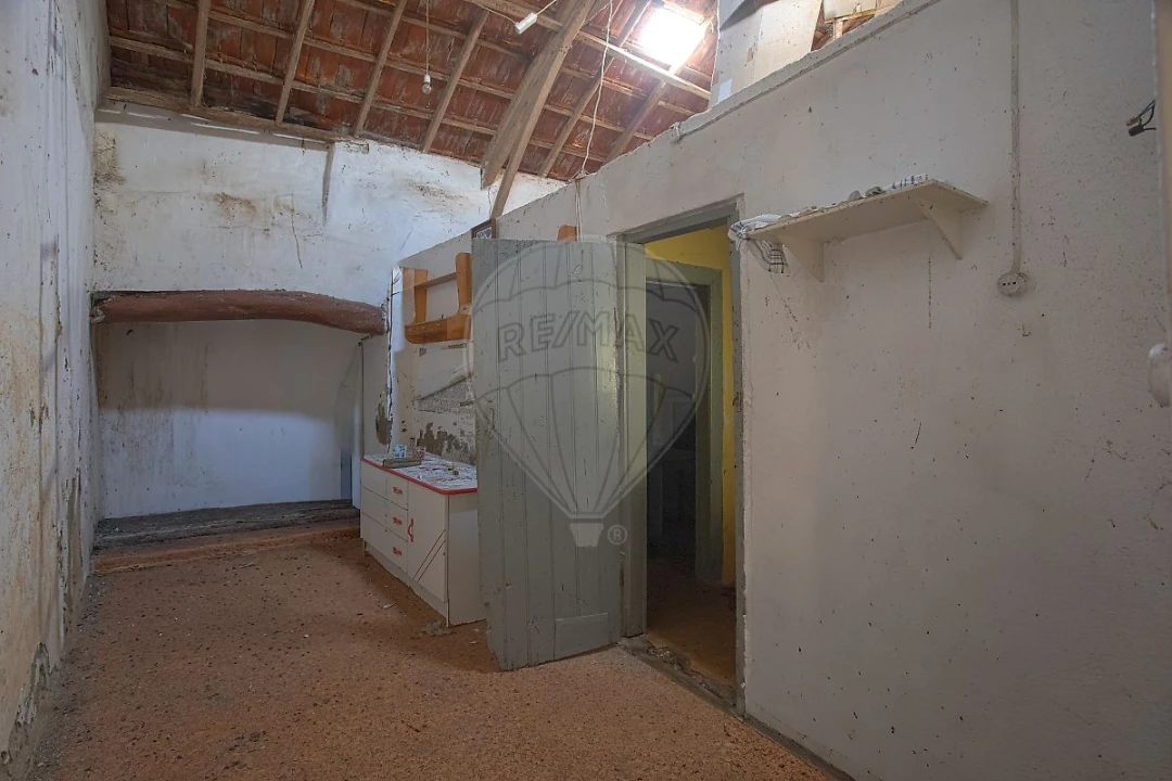 Moradia T3 para Venda em Salir de Matos Foto 4