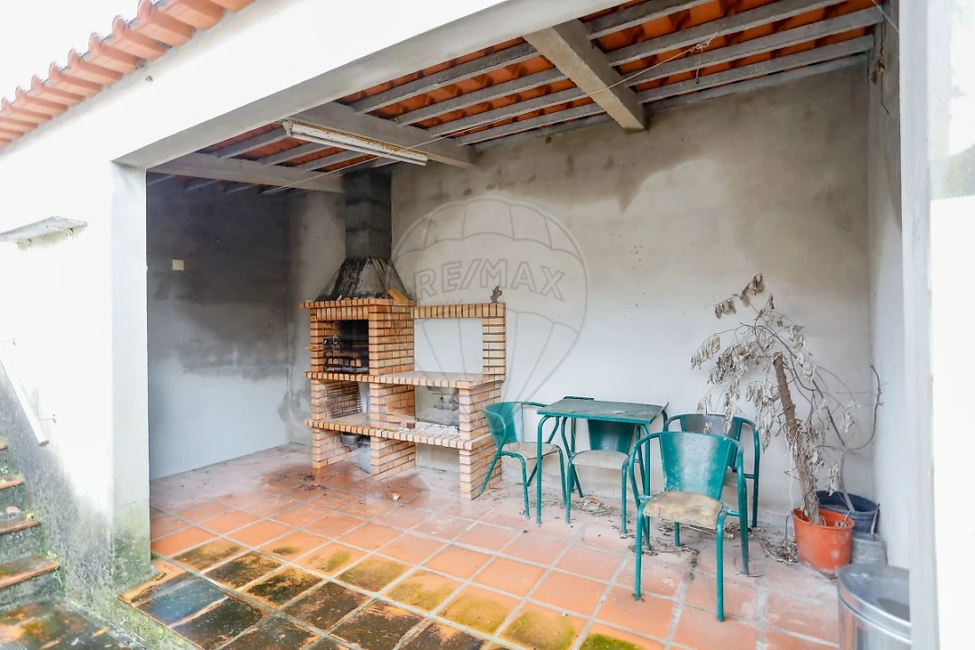 Moradia T3 para Venda em Salir de Matos Foto 21