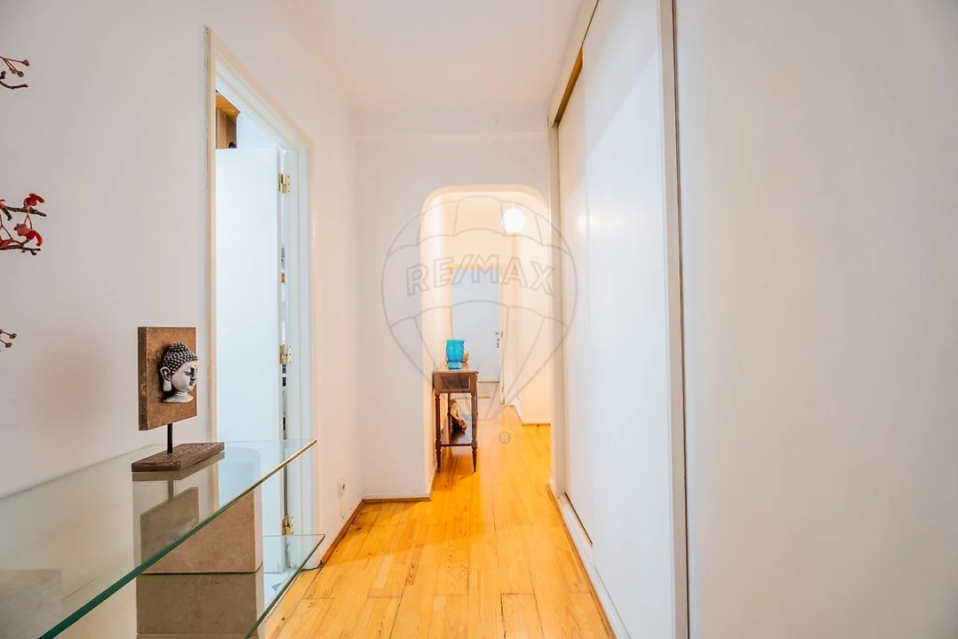 Apartamento T2 para Arrendamento em Lumiar Foto 11