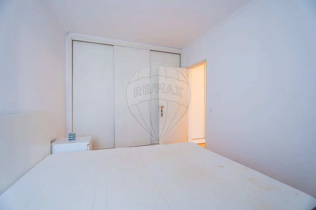 Apartamento T2 para Arrendamento em Lumiar Foto 19