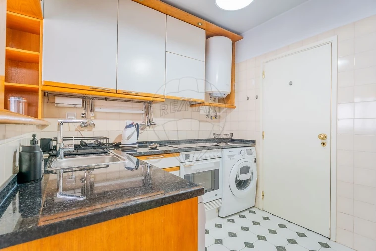 Apartamento T2 para Arrendamento em Lumiar Foto 13