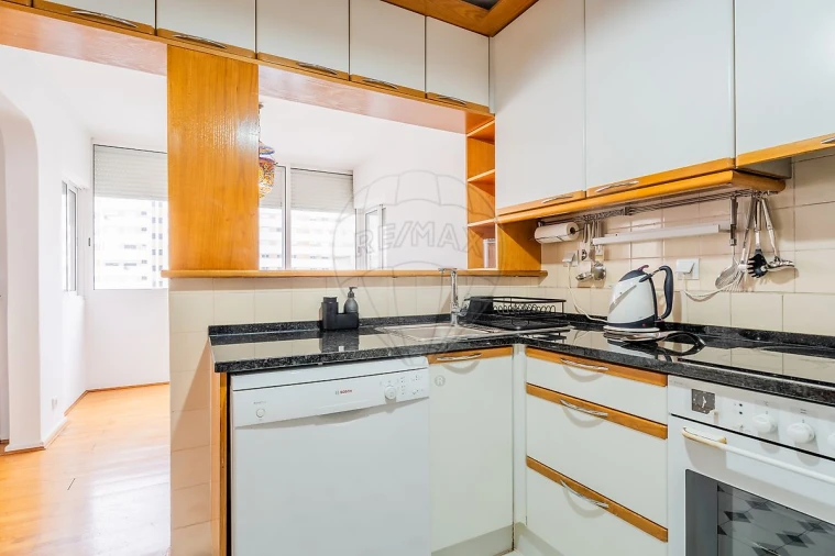 Apartamento T2 para Arrendamento em Lumiar Foto 14