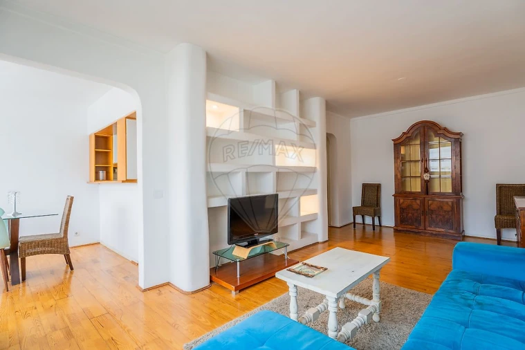 Apartamento T2 para Arrendamento em Lumiar Foto 1