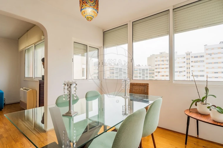 Apartamento T2 para Arrendamento em Lumiar Foto 8