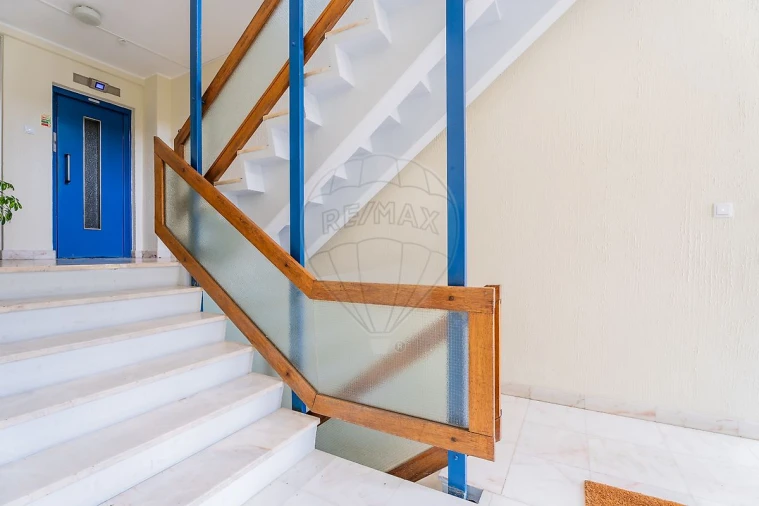 Apartamento T2 para Arrendamento em Lumiar Foto 31