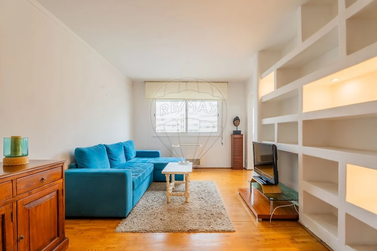 Apartamento T2 para Arrendamento em Lumiar Foto 5