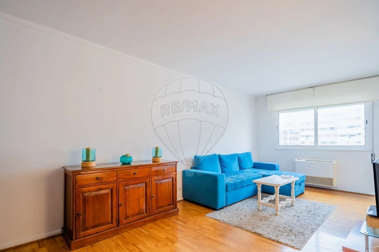 Apartamento T2 para Arrendamento em Lumiar Foto 6