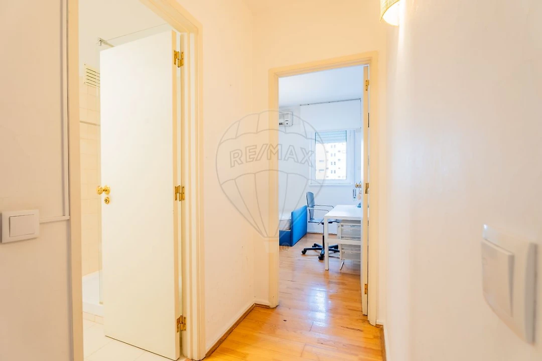 Apartamento T2 para Arrendamento em Lumiar Foto 22