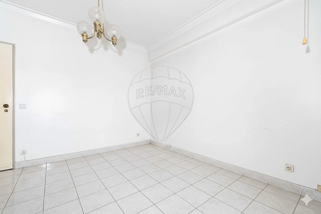 Apartamento T1 para Venda em Barcarena Foto 7