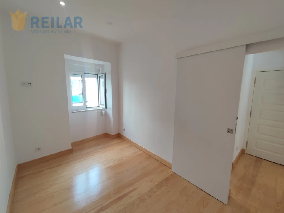 Apartamento T2 para Arrendamento em São Vicente Foto 8