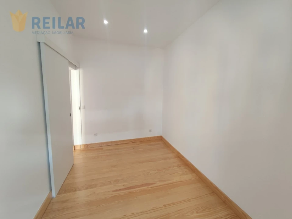 Apartamento T2 para Arrendamento em São Vicente Foto 9