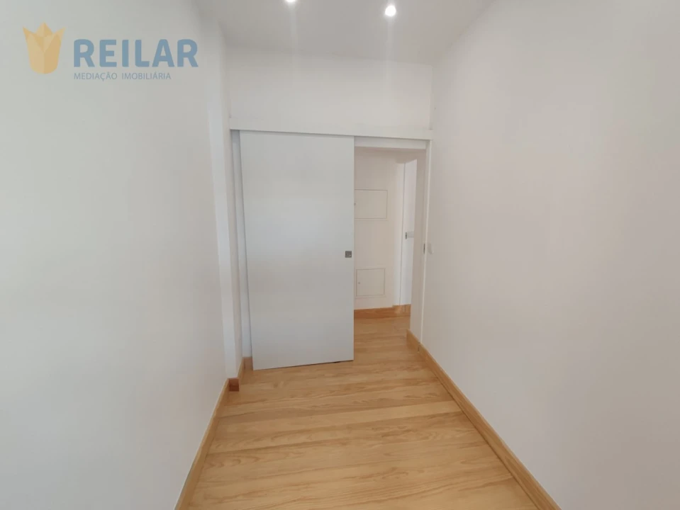 Apartamento T2 para Arrendamento em São Vicente Foto 11