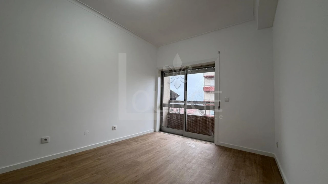 Apartamento T3 para Venda em Fânzeres e São Pedro da Cova Foto 13