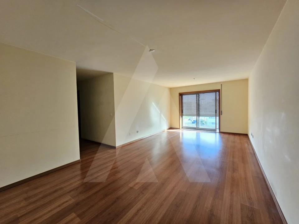 Apartamento T3 para Arrendamento em Aradas Foto 1