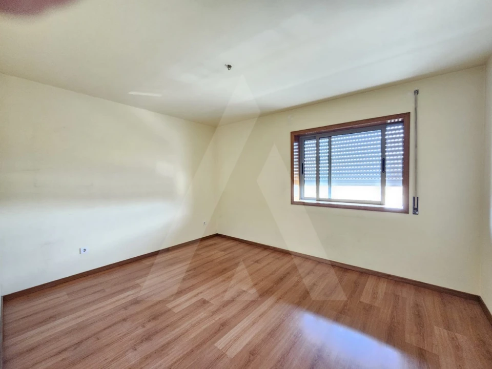 Apartamento T3 para Arrendamento em Aradas Foto 8
