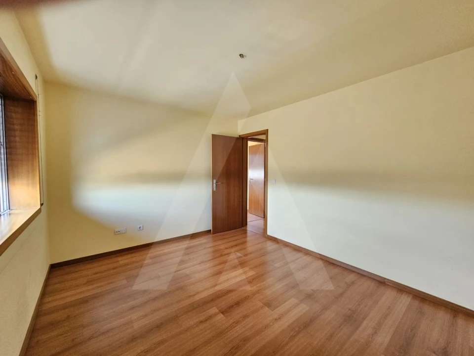 Apartamento T3 para Arrendamento em Aradas Foto 9