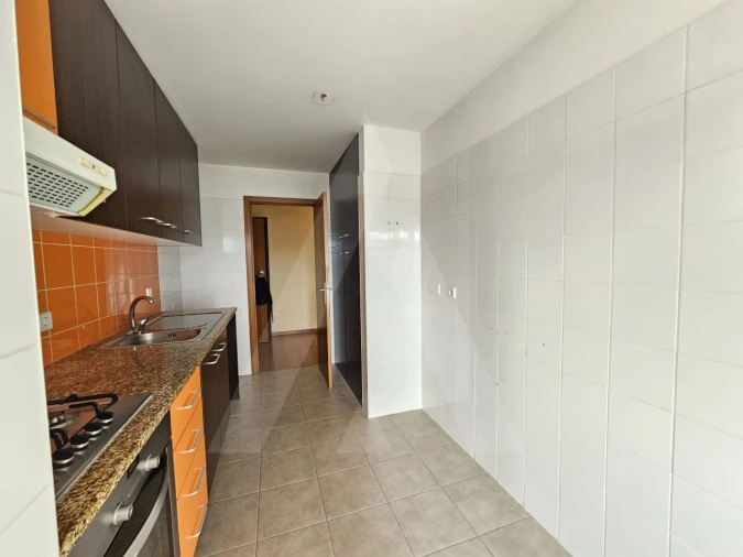 Apartamento T3 para Arrendamento em Aradas Foto 3